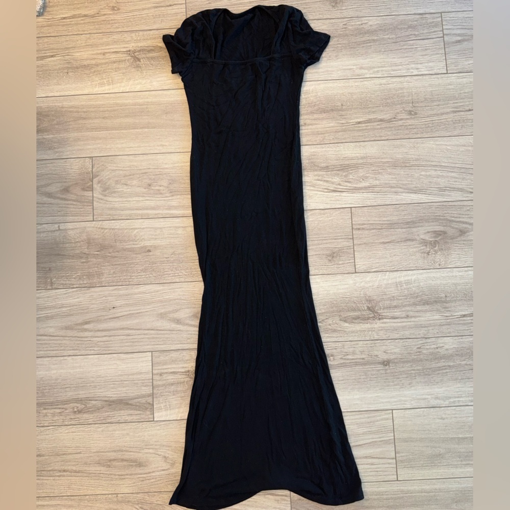 Elegant Black Maxi Dress